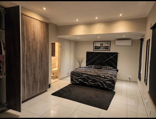 5 BEDROOM TOWNHOUSE FOR SALE IN MUSGRAVE